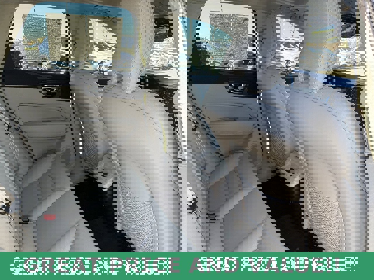 Used 2019 Volvo XC60 T5 Momentum image 34