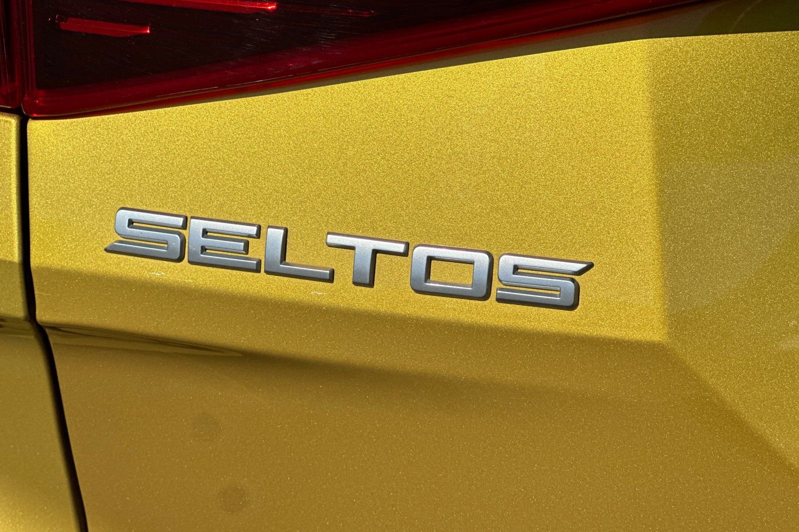 Certified 2022 Kia Seltos SX w/ Sunroof Package AWD/4WD image 31