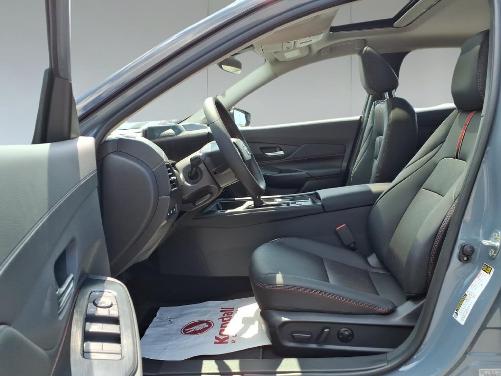 New 2026 Nissan Sentra SR w/ SR Premium Package FWD image 14