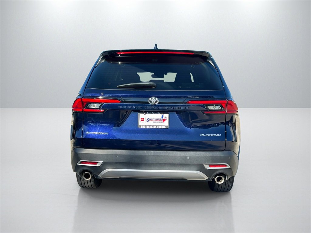 Used 2024 Toyota Grand Highlander AWD Hybrid image 6