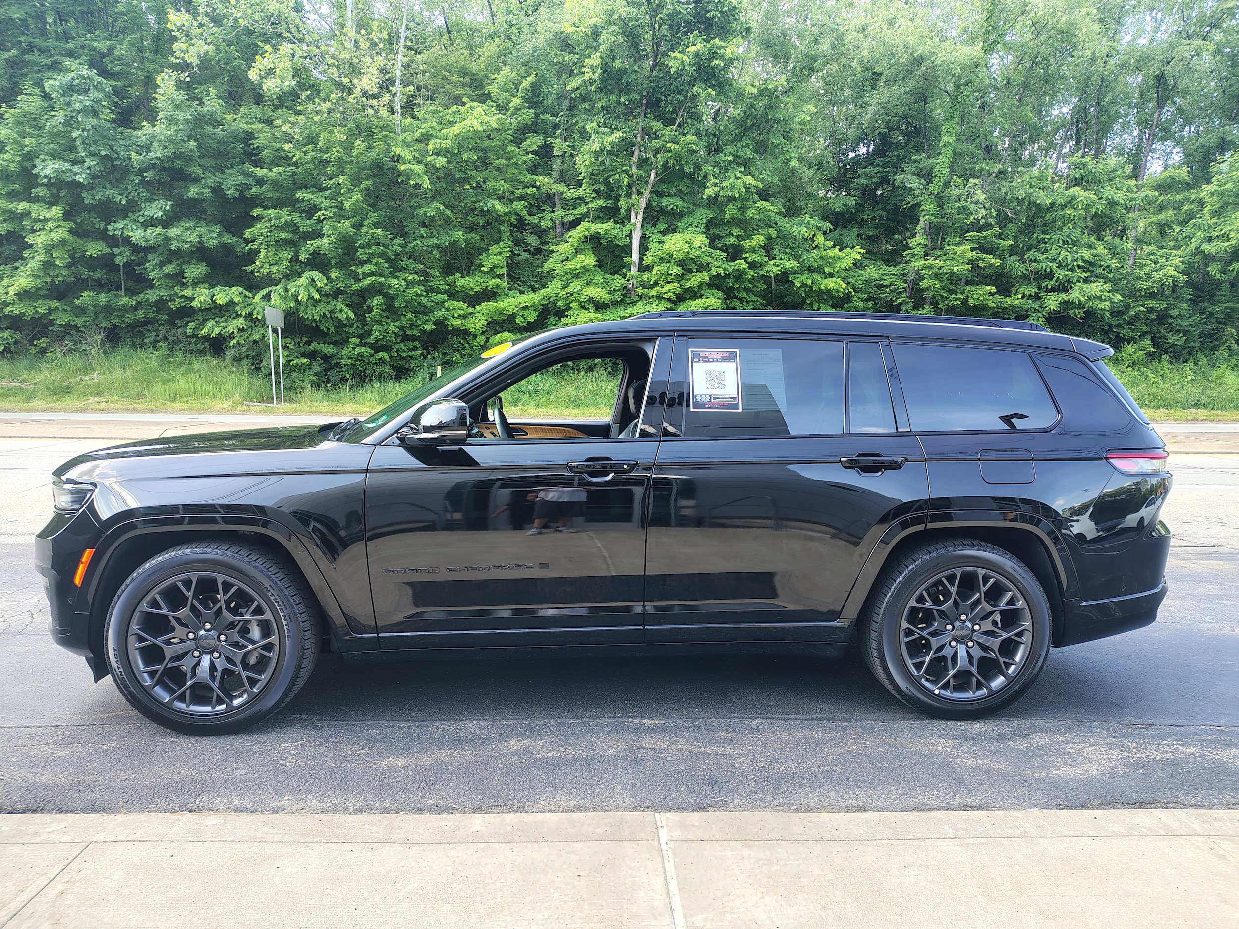 Certified 2025 Jeep Grand Cherokee L Summit AWD/4WD image 4