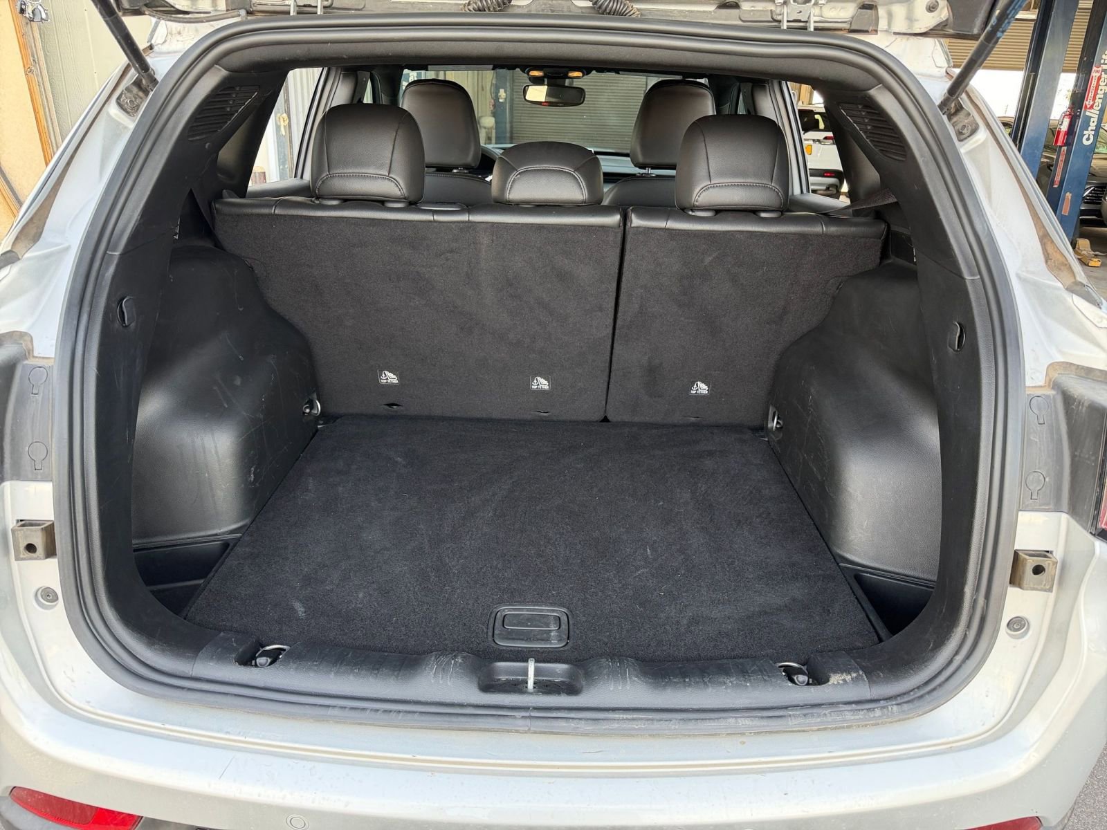 Used 2025 Jeep Compass Trailhawk AWD/4WD image 30