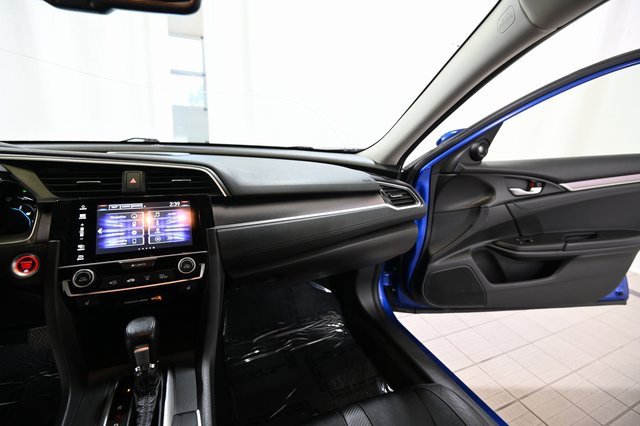 Used 2018 Honda Civic Touring image 28