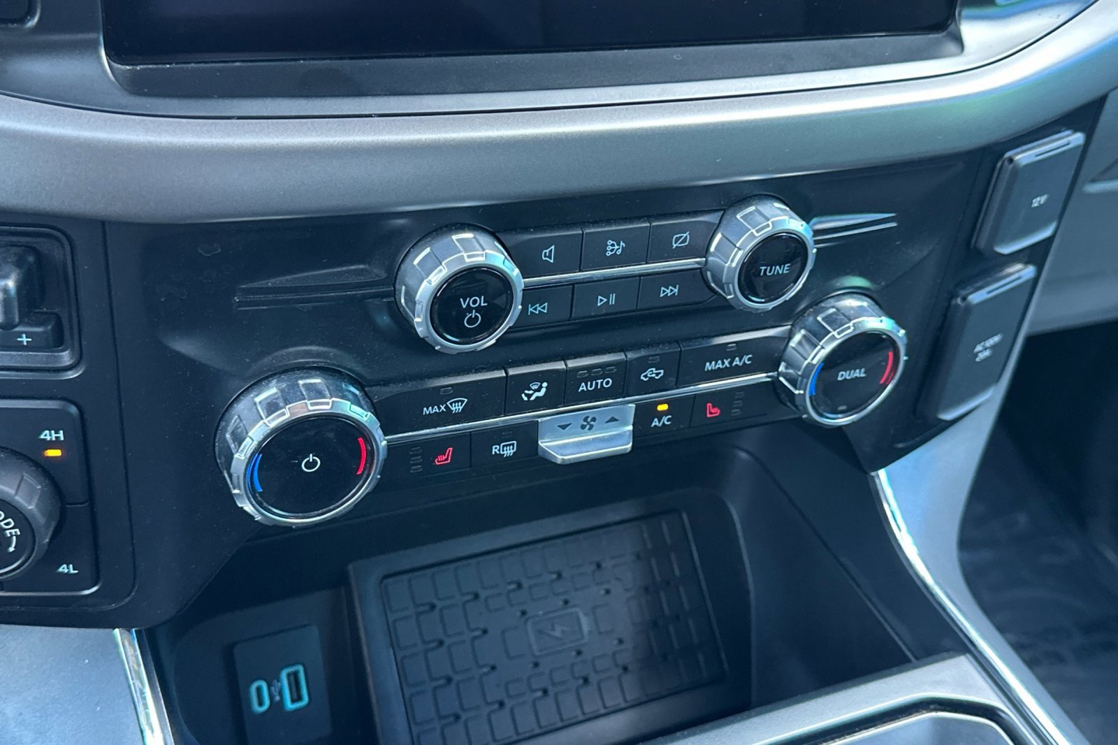 Used 2024 Ford F150 XLT w/ Equipment Group 302A MID image 27