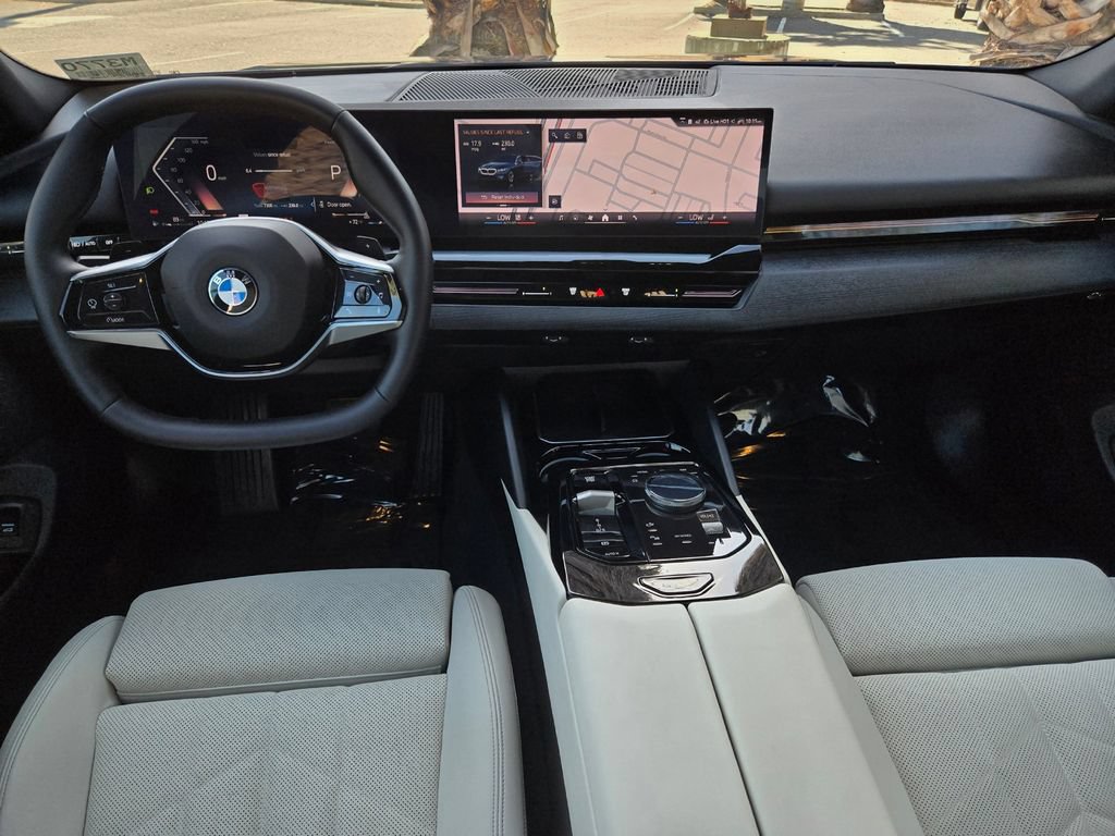 Used 2025 BMW 530i RWD image 15