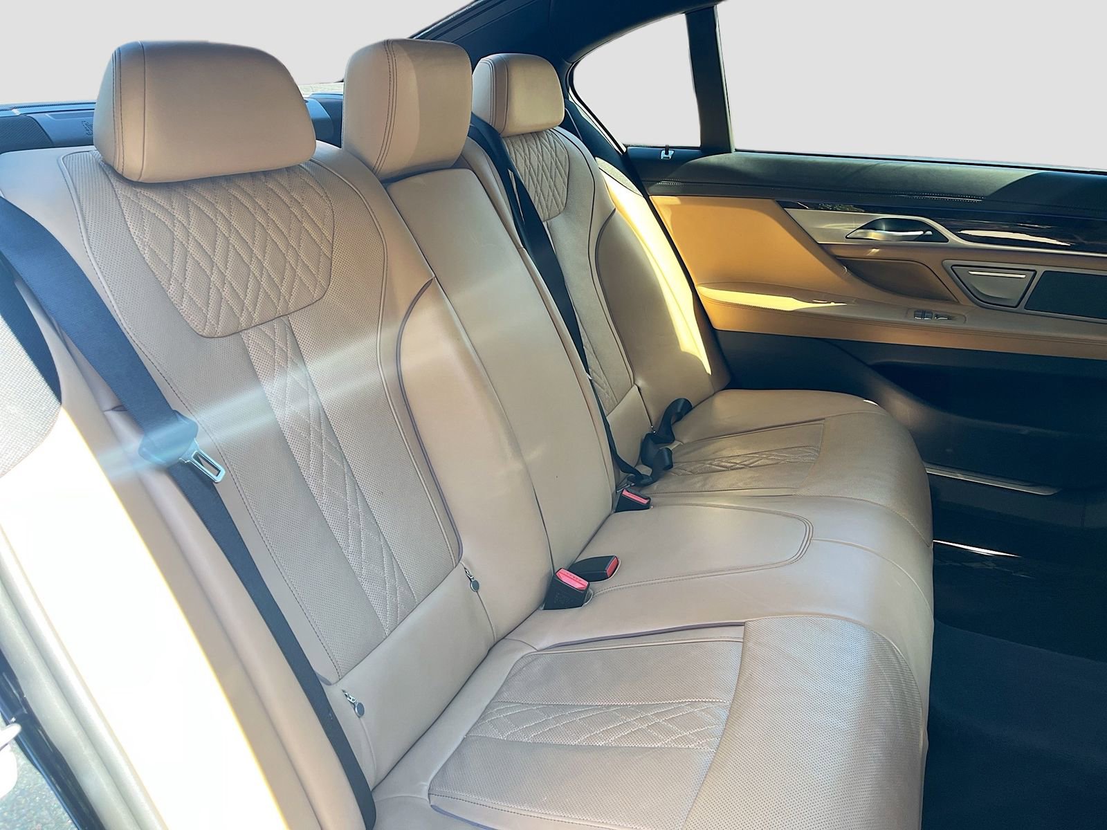Used 2022 BMW 750i xDrive w/ Executive Package AWD/4WD image 29