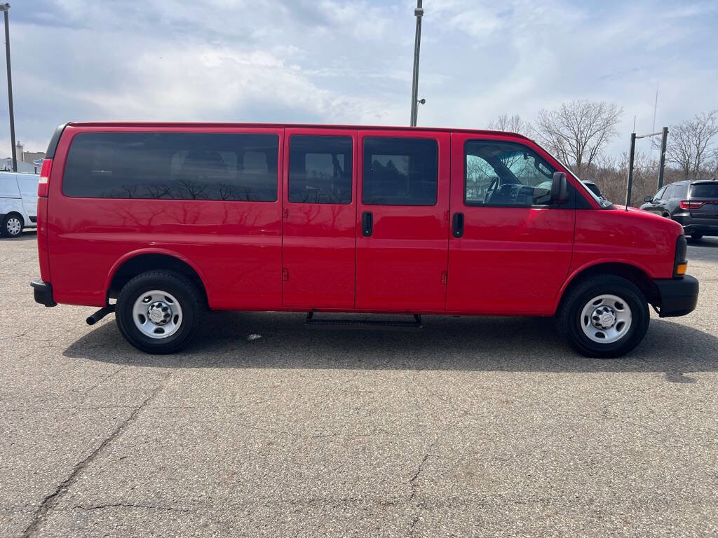 Used 2016 Chevrolet Express 3500 LS image 5