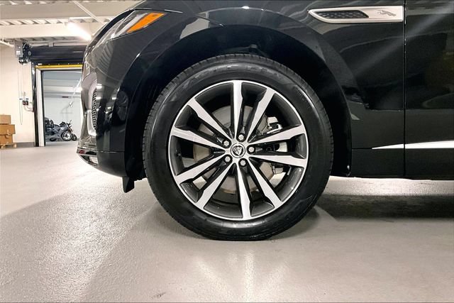 Certified 2024 Jaguar F-PACE R-Dynamic S AWD/4WD image 8