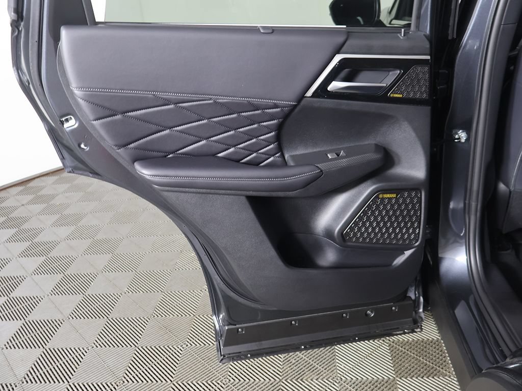 New 2026 Mitsubishi Outlander AWD image 30