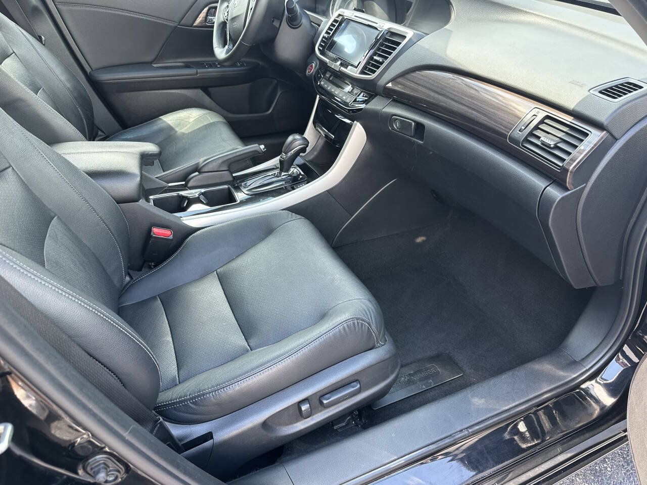 Used 2016 Honda Accord EX-L image 17