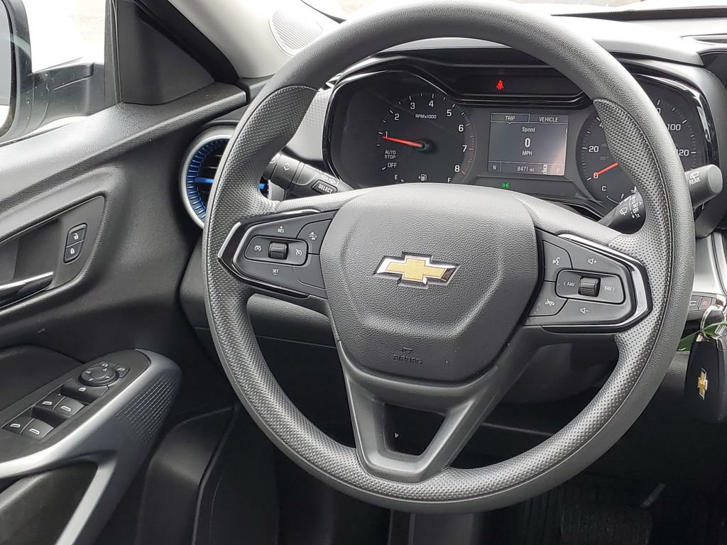 Used 2024 Chevrolet Trax LS w/ LS Convenience Package FWD image 25