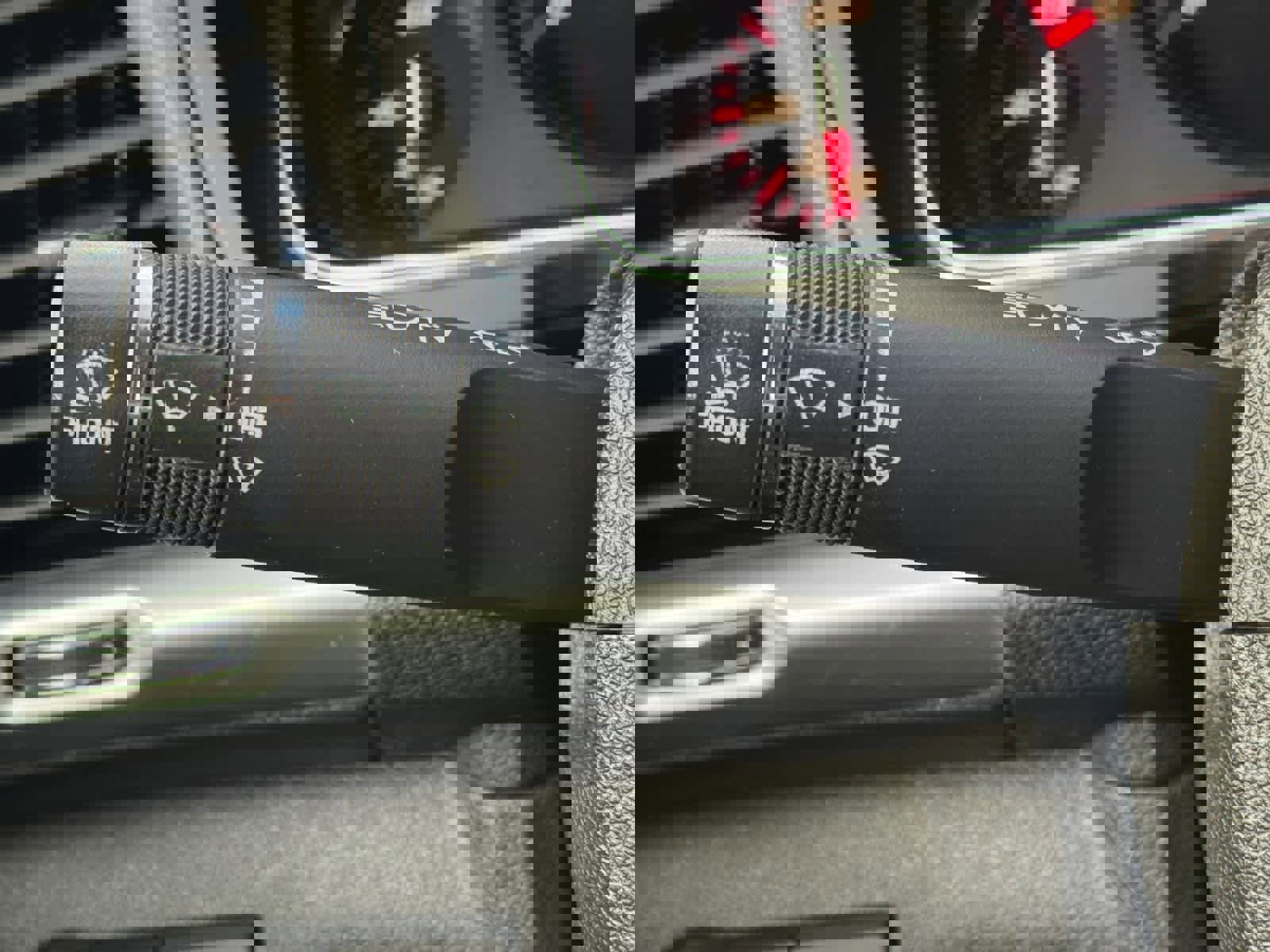 Used 2016 GMC Acadia SLE image 19