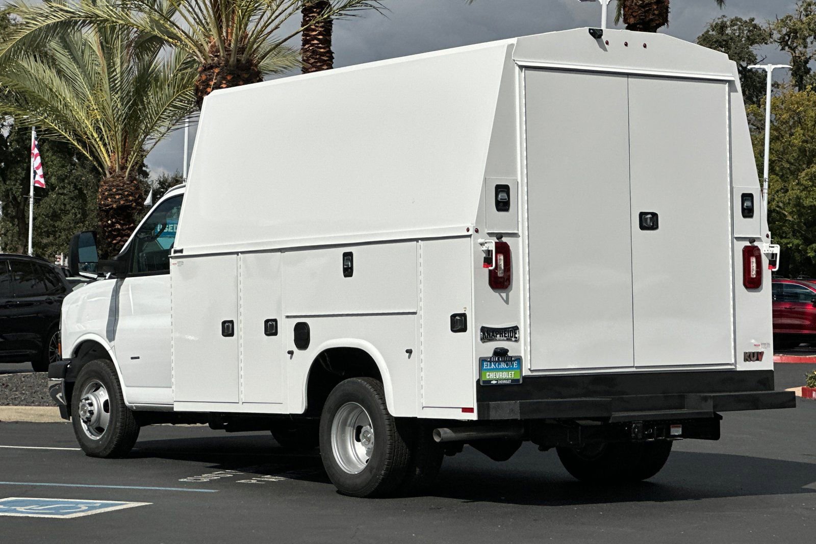 New 2024 Chevrolet Express 3500 w/ Power Convenience Package image 5