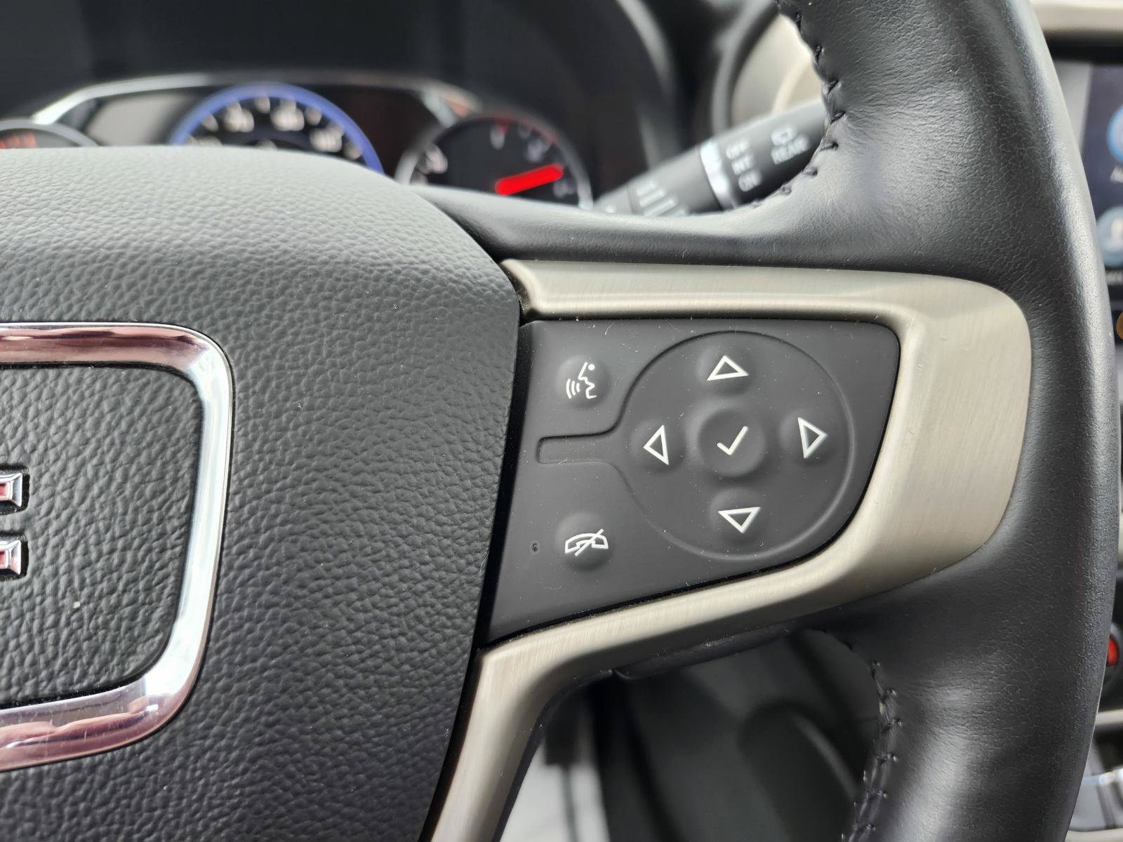 Used 2021 GMC Acadia Denali w/ GMC Pro Grade Package AWD/4WD image 13