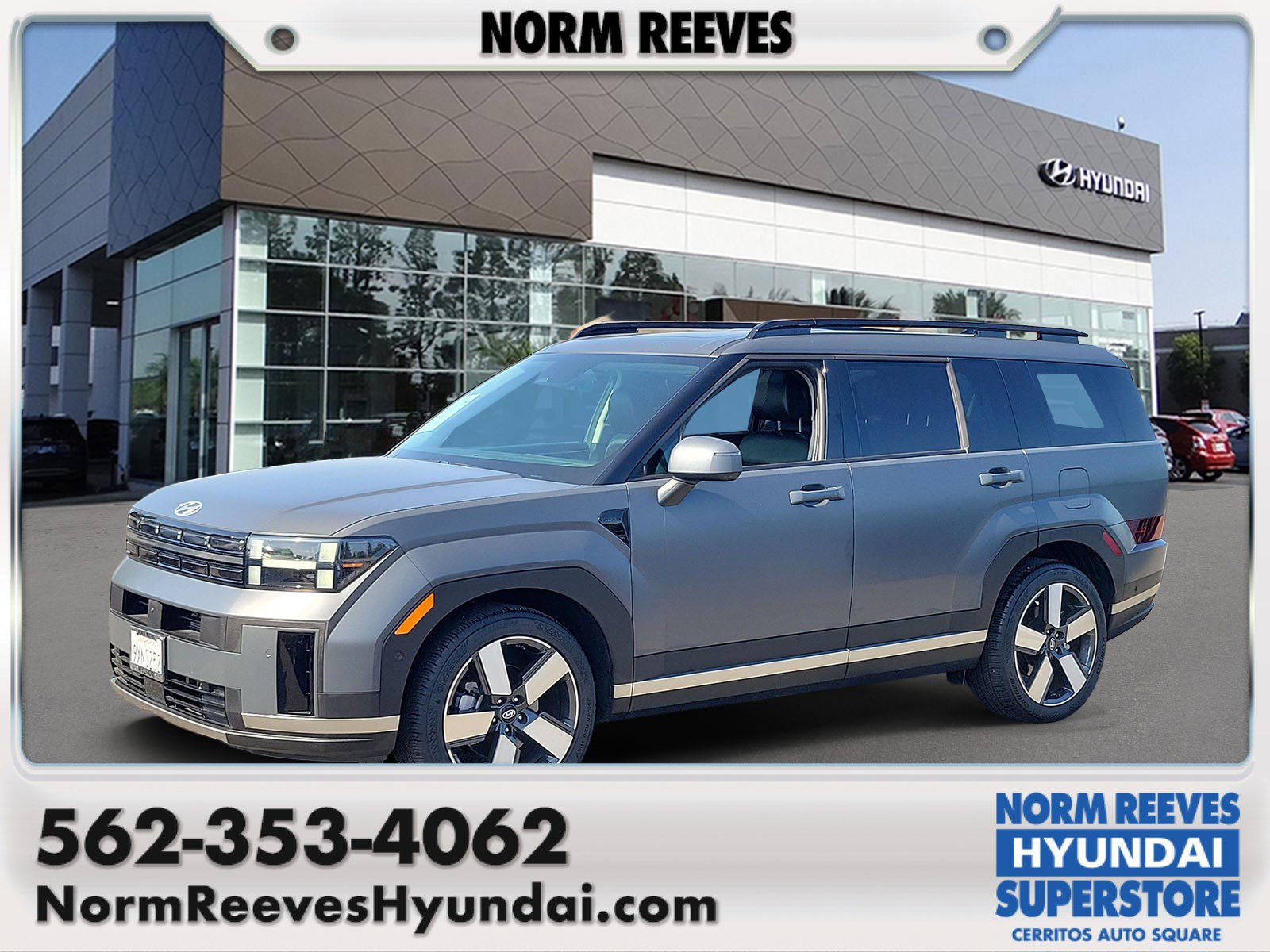 Certified 2025 Hyundai Santa Fe Limited AWD/4WD image 1
