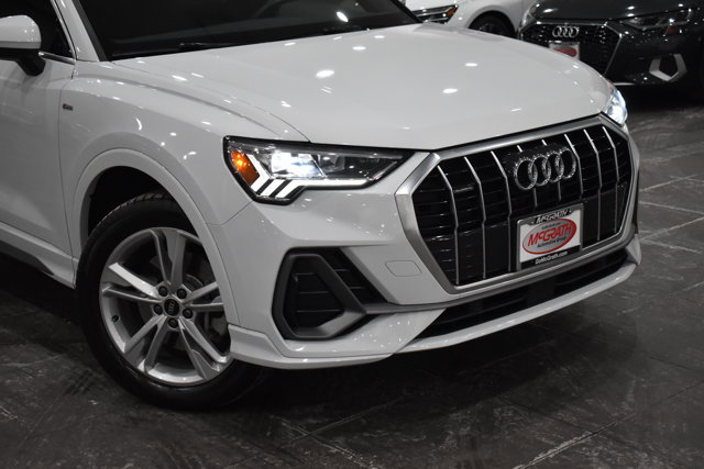 Used 2022 Audi Q3 2.0T Premium Plus image 3