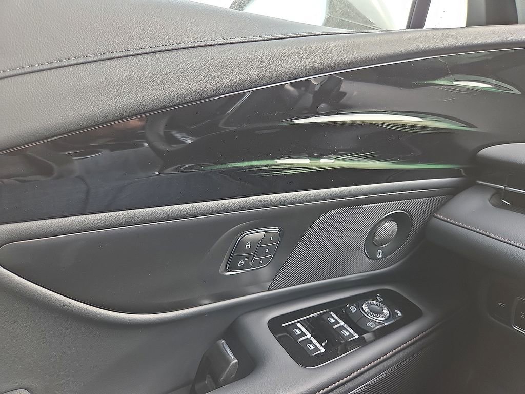 New 2026 Lincoln Nautilus Reserve AWD/4WD image 17