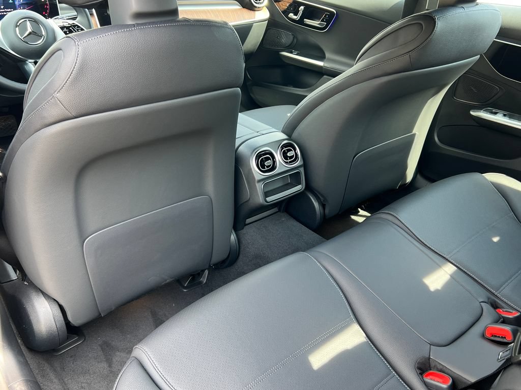 New 2025 Mercedes-Benz C 300 4MATIC Sedan image 34