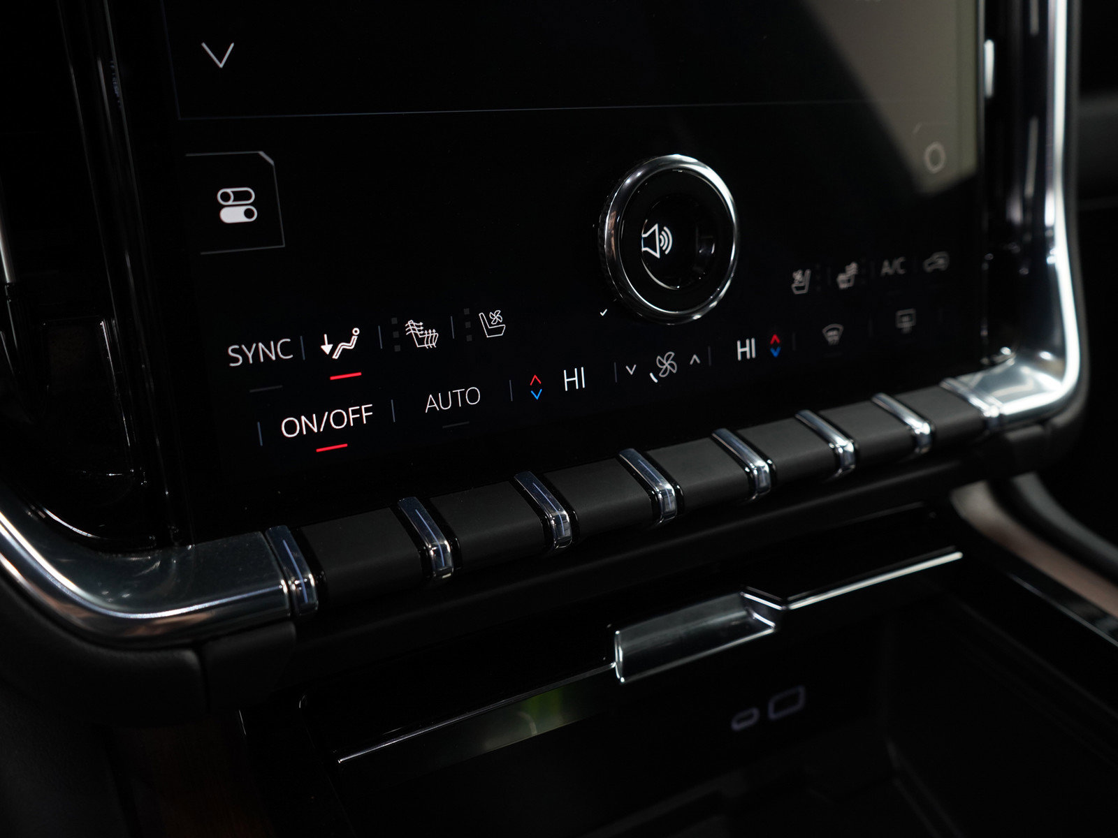 Used 2025 GMC Yukon XL Denali image 24