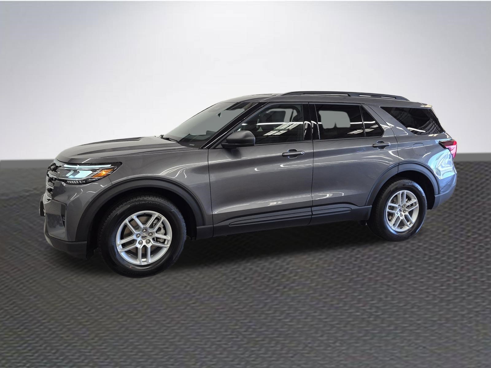 New 2027 Ford Explorer Active w/ Active Comfort Package RWD image 3