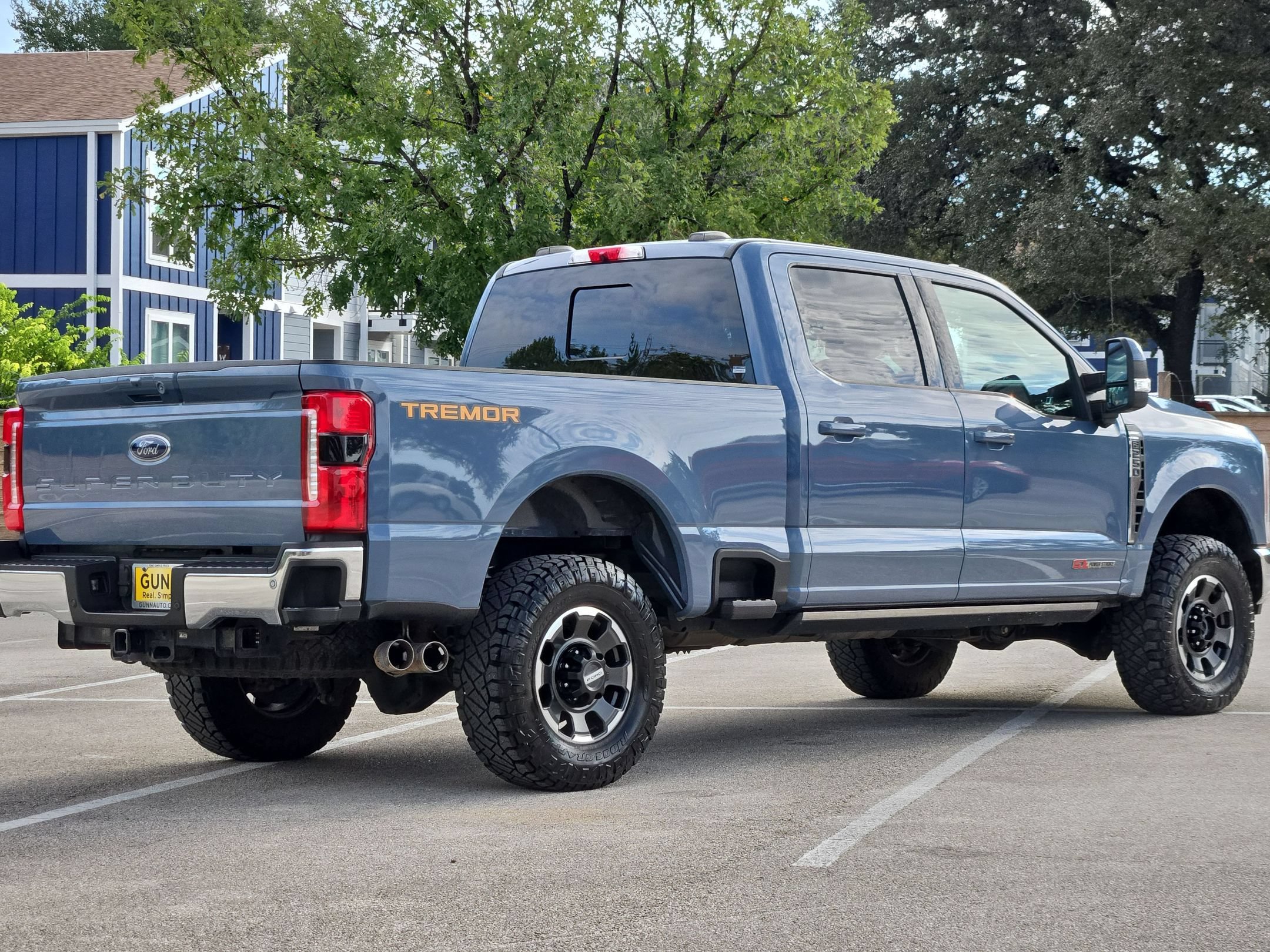 Used 2023 Ford F250 Lariat w/ Lariat Ultimate Package AWD/4WD image 3