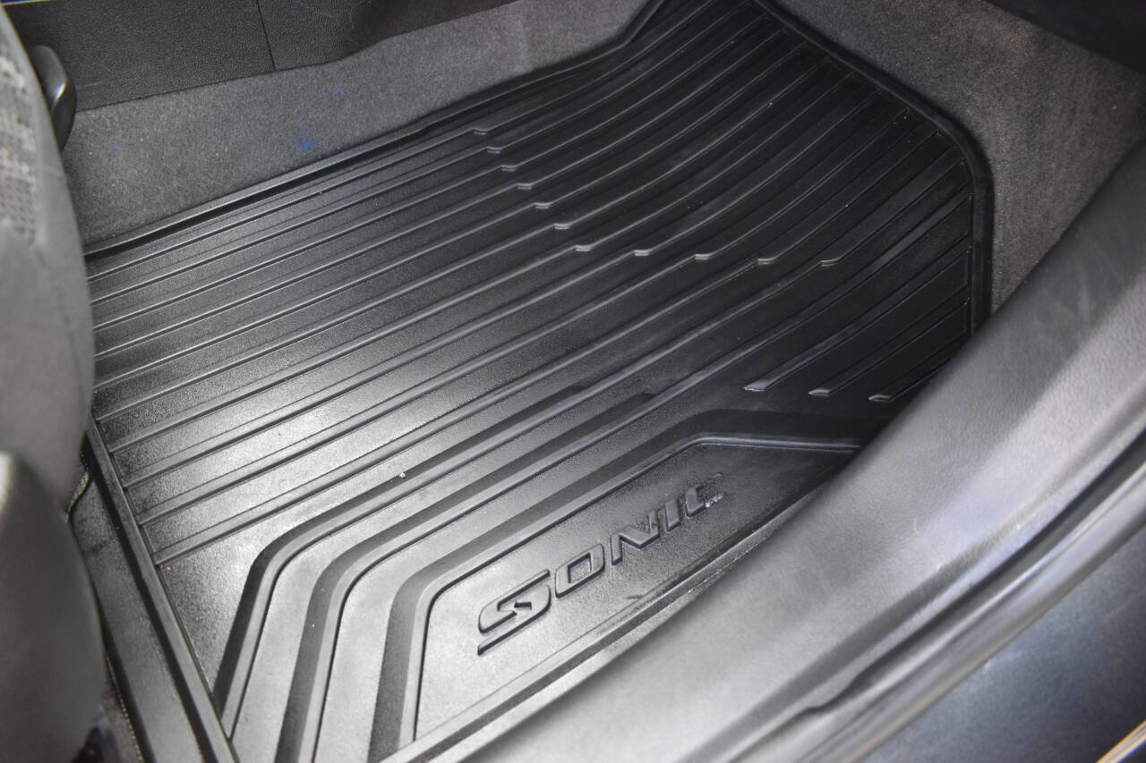 Used 2019 Chevrolet Sonic LT image 19