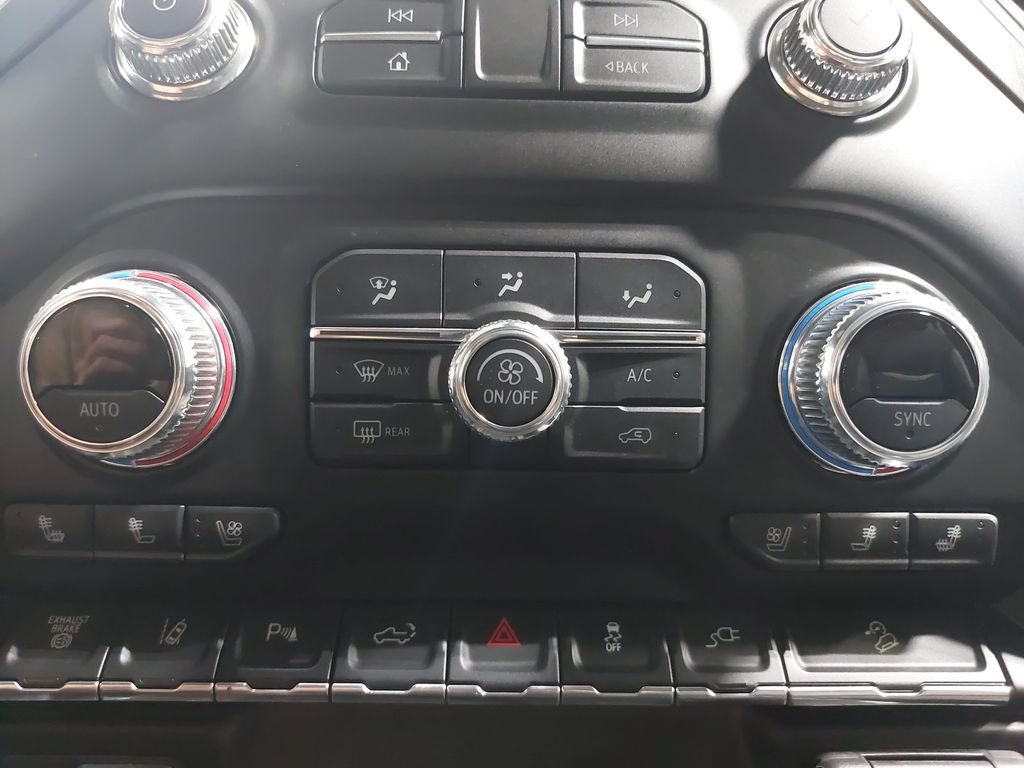 Used 2021 GMC Sierra 2500 AT4 w/ AT4 Premium Plus Package AWD/4WD image 20