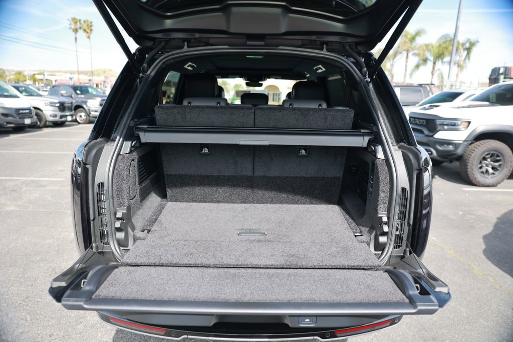 Used 2025 Land Rover Range Rover Long Wheelbase SE image 37