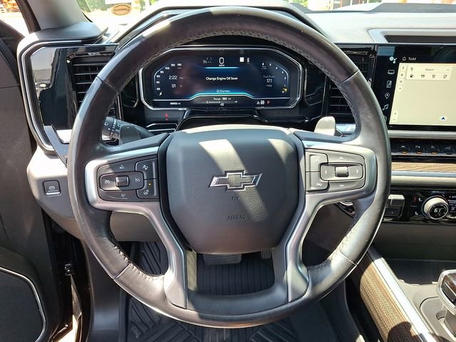 Used 2022 Chevrolet Silverado 1500 LT Trail Boss w/ LT Trail Boss Premium Package AWD/4WD image 16