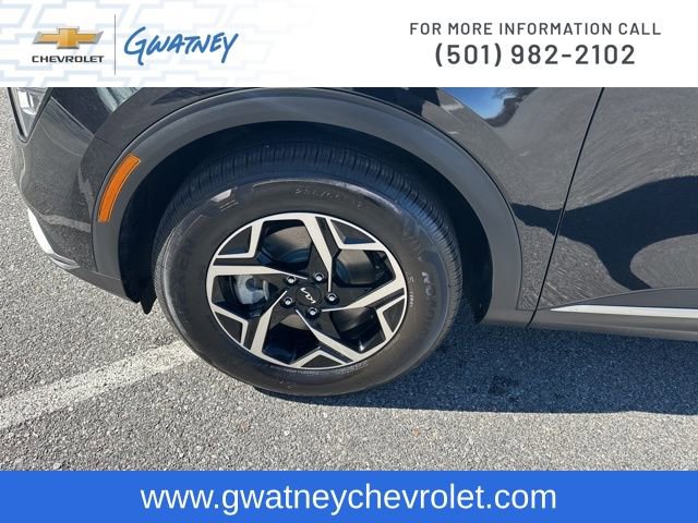 Used 2025 Kia Sportage LX image 9