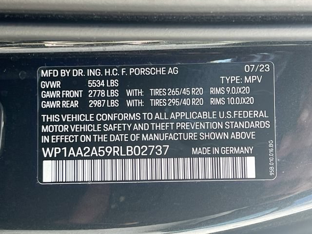 Certified 2024 Porsche Macan AWD/4WD image 35