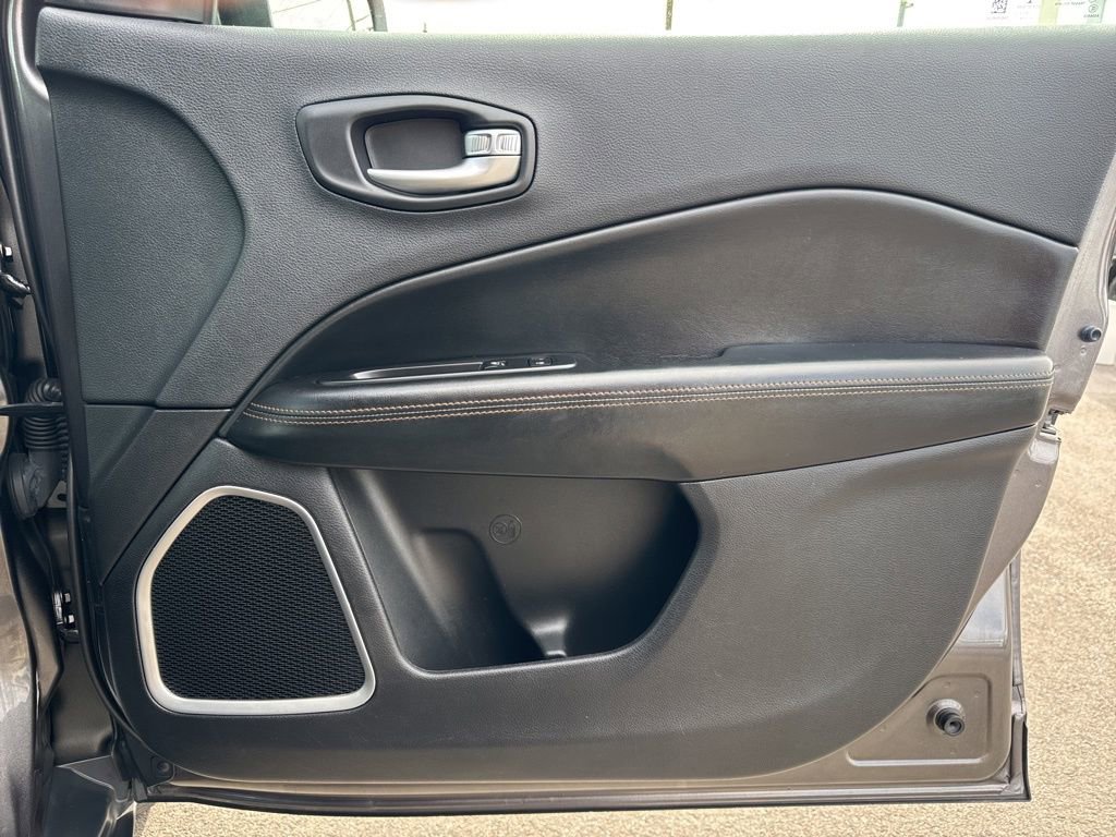 Used 2019 Jeep Compass Limited image 23