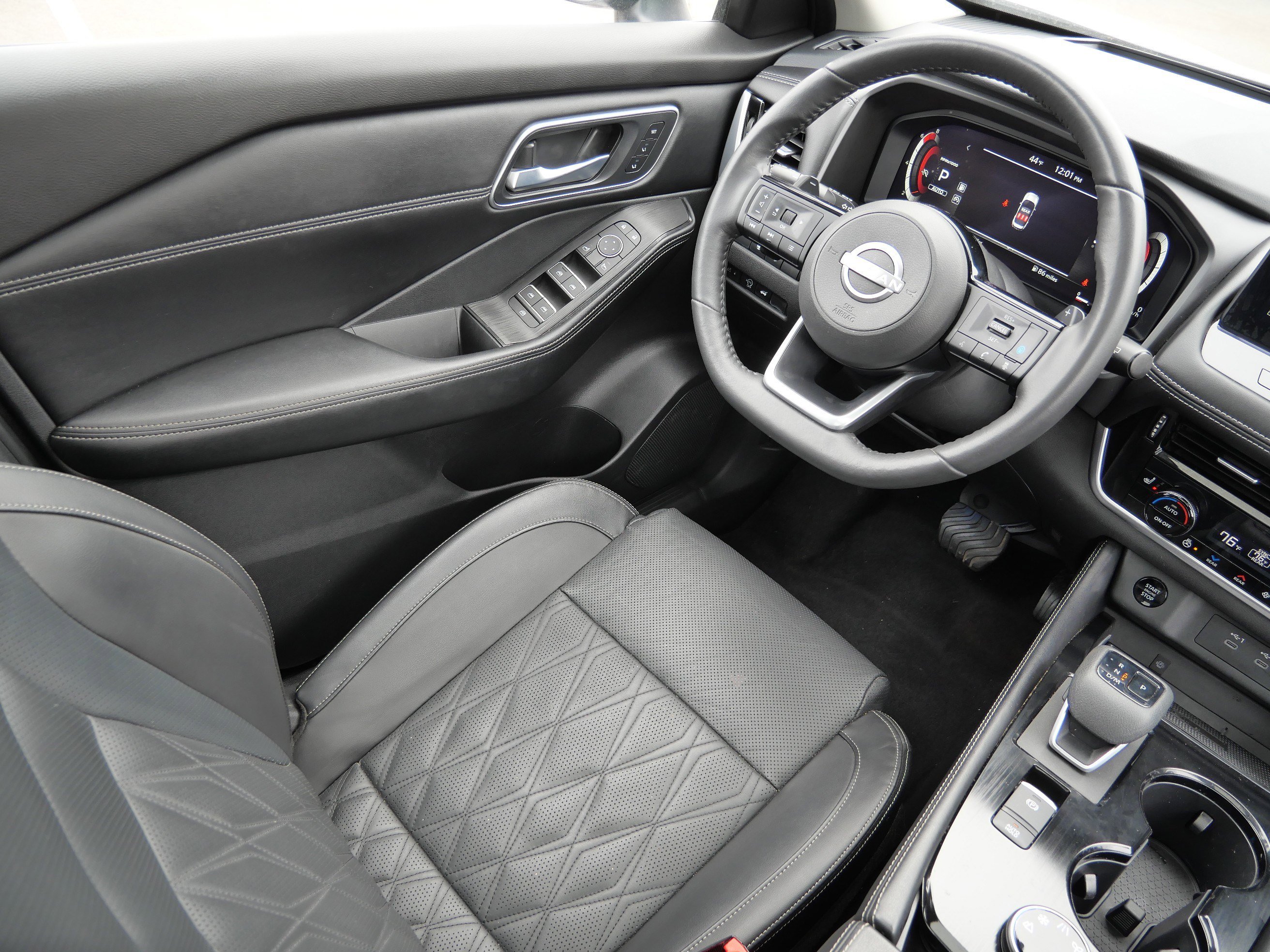 Used 2024 Nissan Rogue Platinum w/ Platinum Premium Package AWD/4WD image 9