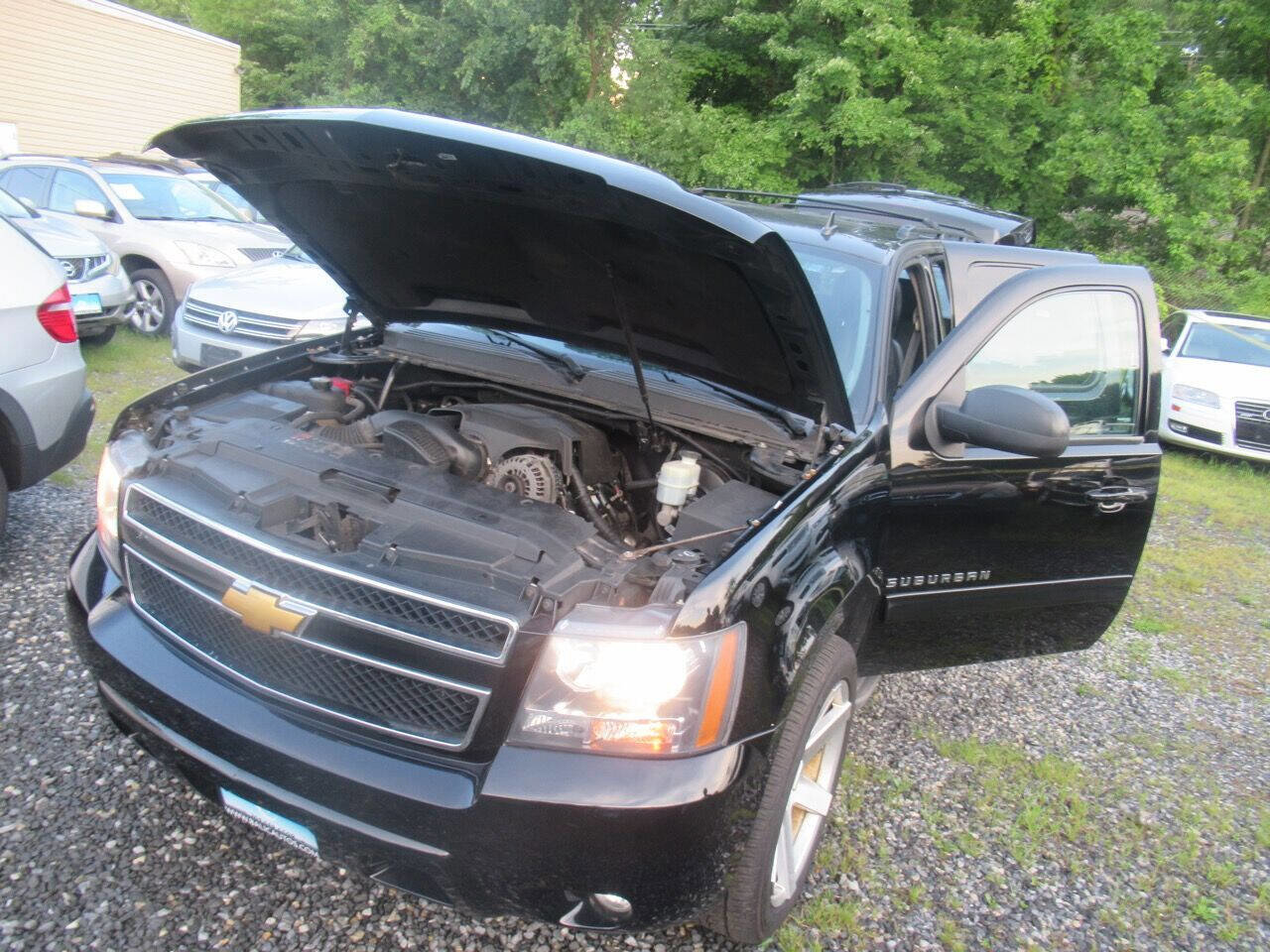 Used 2013 Chevrolet Suburban LT AWD/4WD image 8
