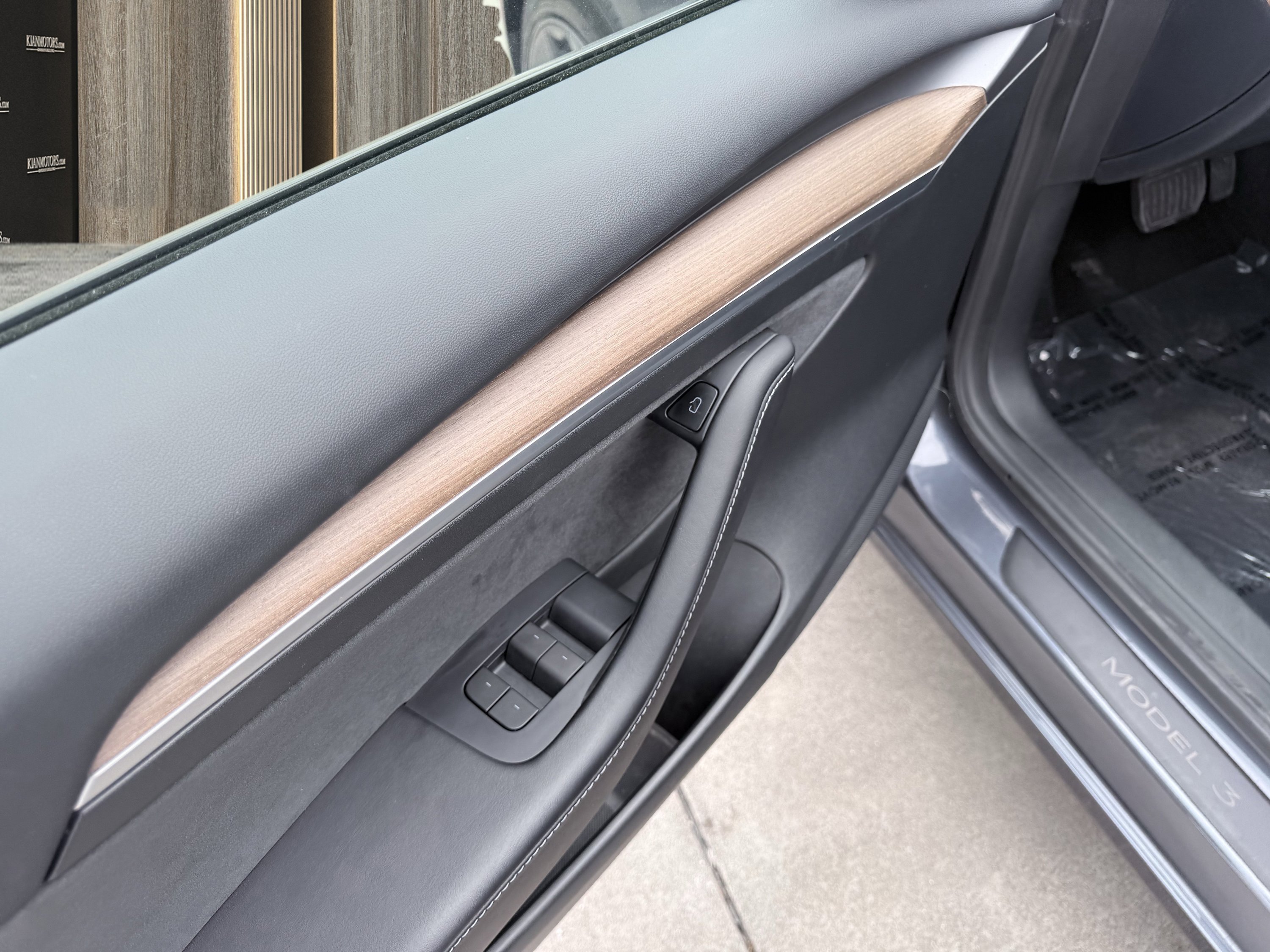 Used 2023 Tesla Model 3 Standard Range image 21