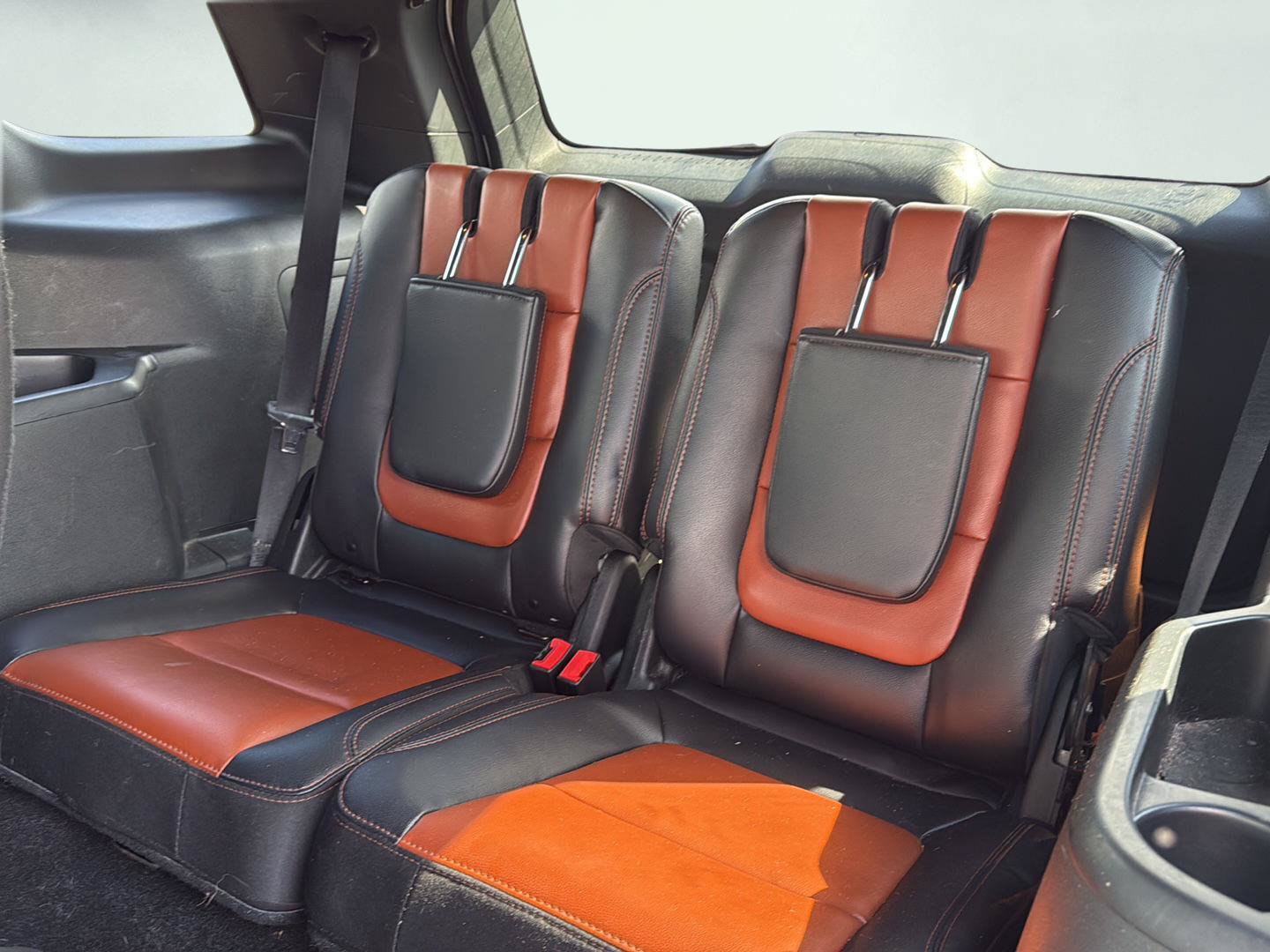Used 2019 Ford Explorer XLT w/ Equipment Group 202A AWD/4WD image 4