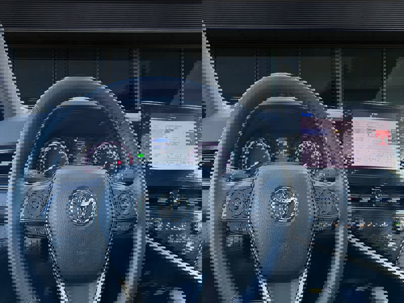 Used 2024 Toyota Camry SE image 4