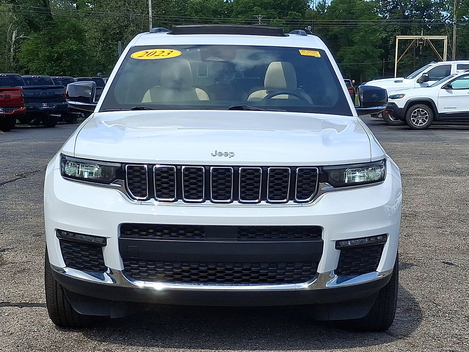 Used 2023 Jeep Grand Cherokee L Limited AWD/4WD image 29