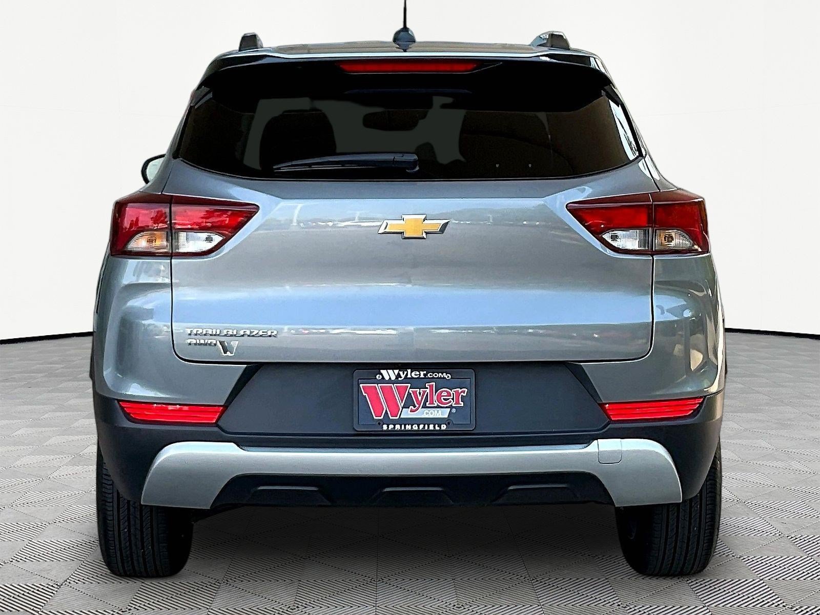 Used 2023 Chevrolet TrailBlazer LT w/ Convenience Package AWD/4WD image 5