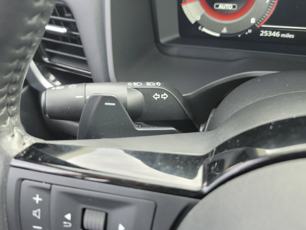 Used 2024 Nissan Rogue SL AWD/4WD image 32