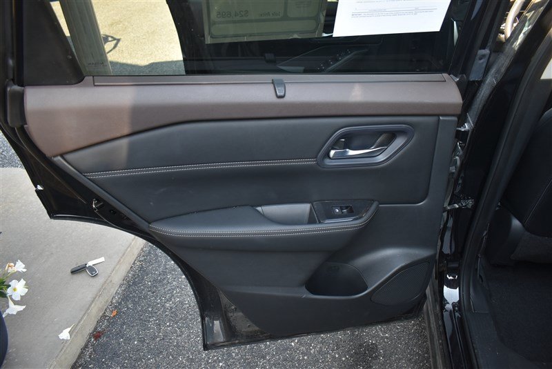 Used 2023 Nissan Rogue SV w/ SV Premium B Package AWD/4WD image 23