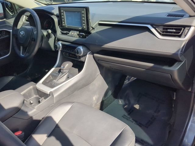 Used 2022 Toyota RAV4 XLE Premium image 12