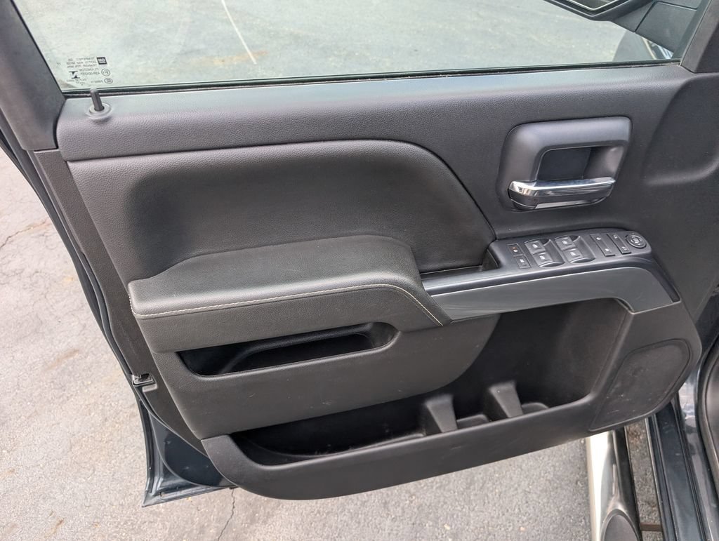 Used 2018 Chevrolet Silverado 1500 LT AWD/4WD image 19