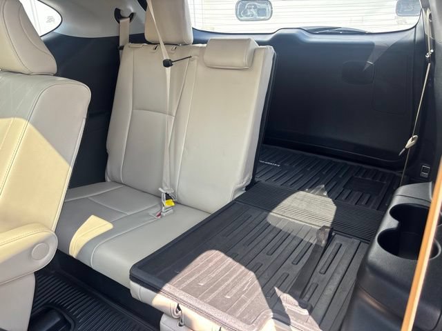 Used 2024 Toyota Highlander Platinum AWD/4WD image 35