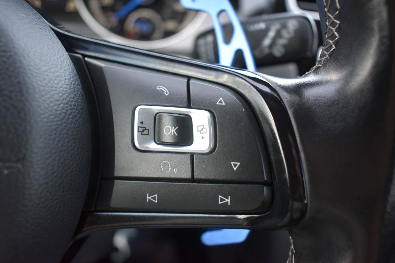Used 2015 Volkswagen Golf R 4-Door AWD/4WD image 16