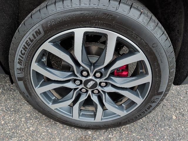 Used 2025 Cadillac XT5 Sportv w/ Technology Package AWD/4WD image 3