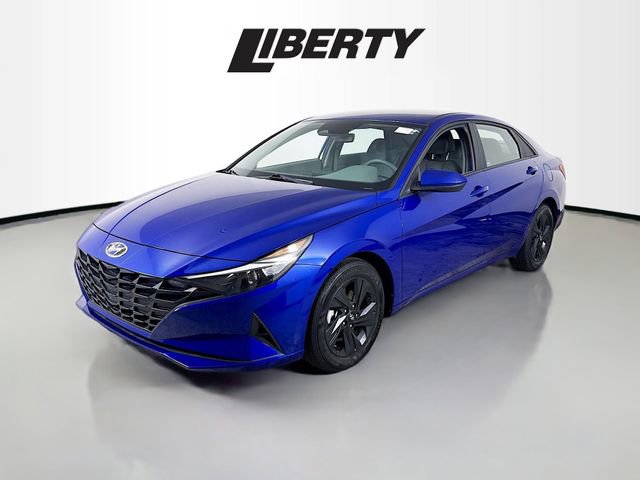 Used 2023 Hyundai Elantra SEL image 3