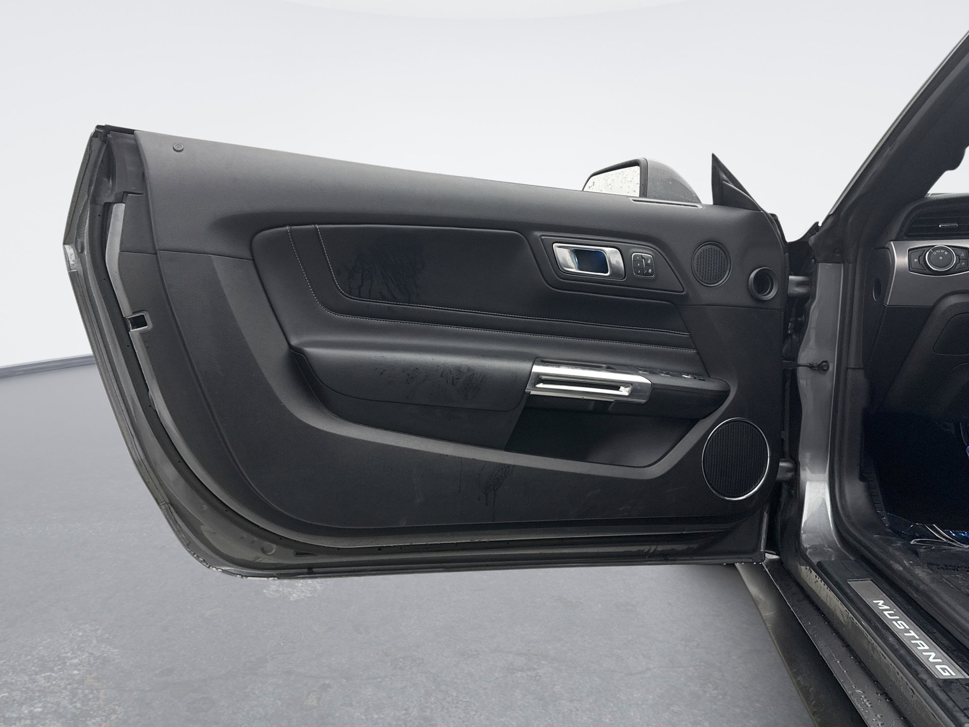 Used 2022 Ford Mustang GT Premium w/ Equipment Group 401A image 9