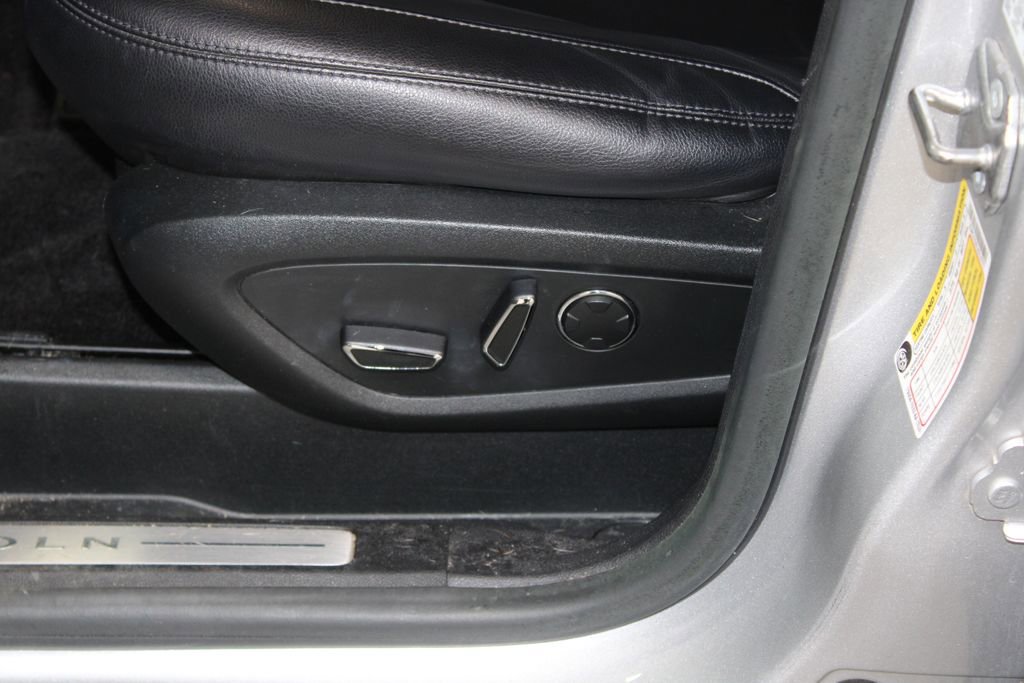 Used 2018 Lincoln MKC Premiere image 16