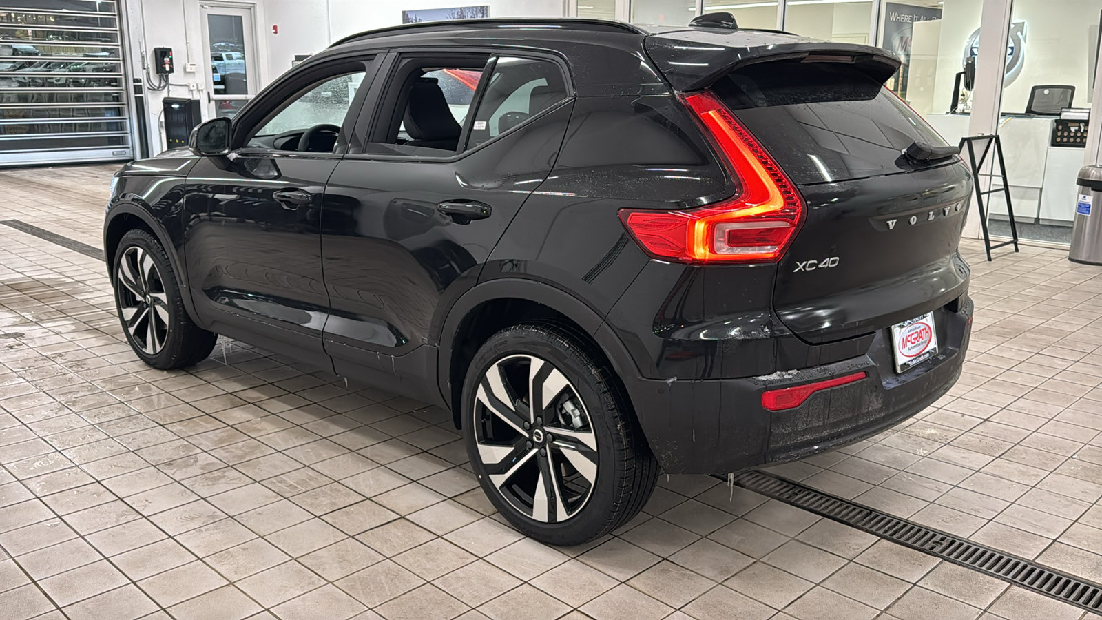 New 2026 Volvo XC40 B5 Ultra w/ Climate Package AWD/4WD image 7